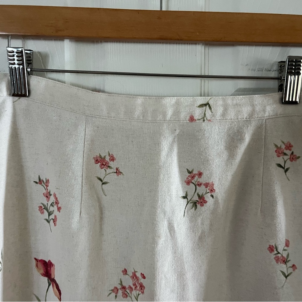 Vintage Floral Midi Skirt in Cream and Pink - Picture 2 of 6